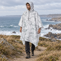 Poncho Camouflage Neige – Blanc / Adulte, visuel principal lifestyle
