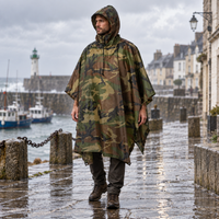 Poncho Militaire De Pluie – Kaki / Adulte, visuel principal lifestyle