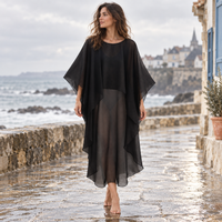 Poncho Robe – Noir / Adulte, visuel principal lifestyle
