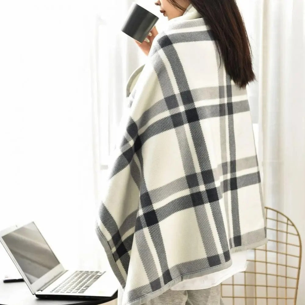 Cape Poncho à Carreaux - zoom
