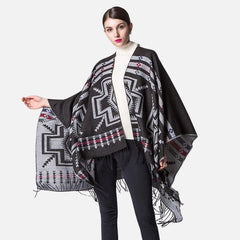 Schwarzer Mexikanischer Kreuz-Poncho