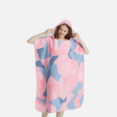 Badeponcho mit geometrischem Muster