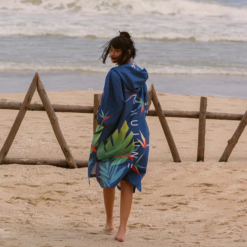Poncho Surf Tropical - porté