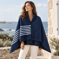 Cape Poncho Bleu Marine – Bleu Marine / Adulte, visuel principal lifestyle