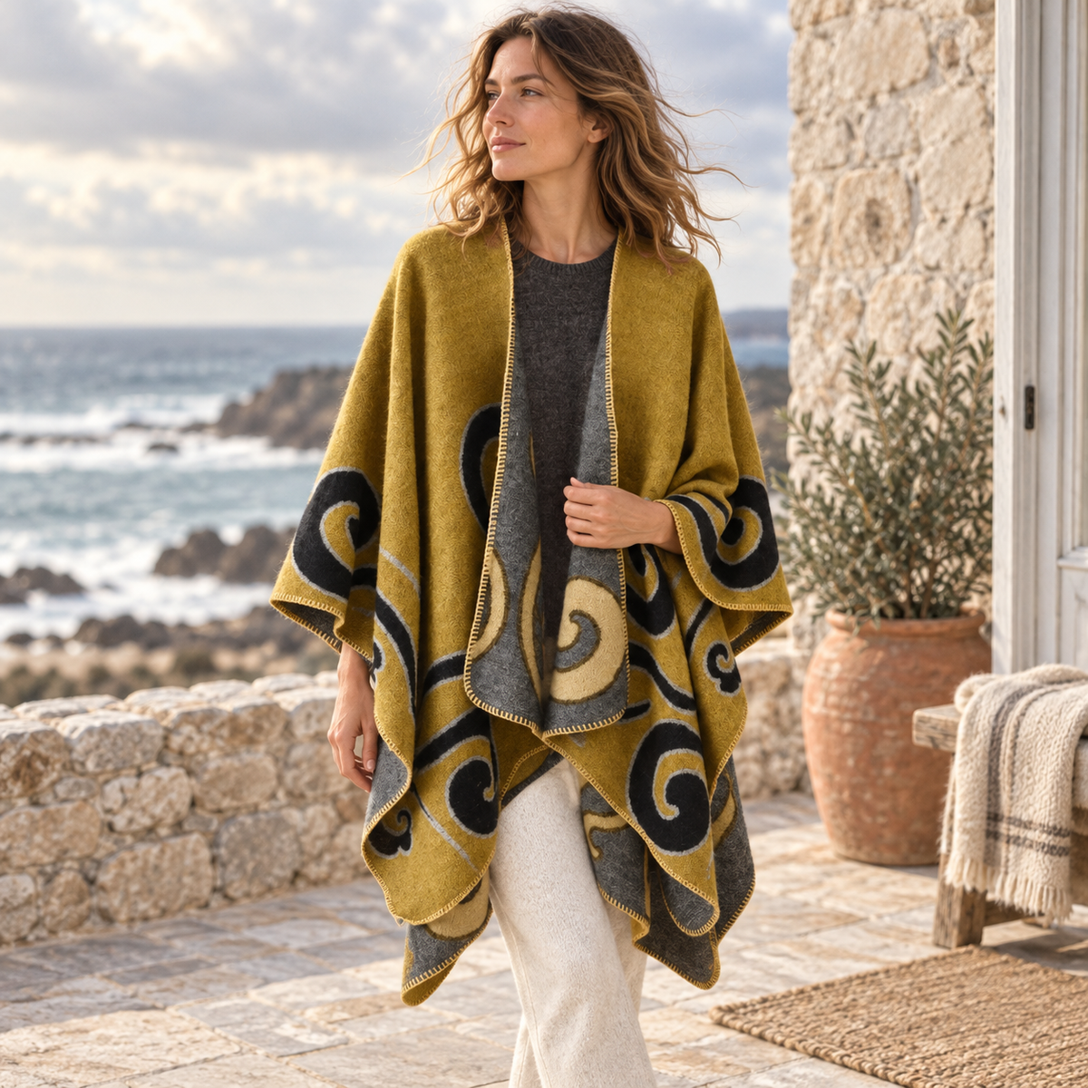Cape Poncho Cachemire – Jaune / Adulte, visuel principal lifestyle