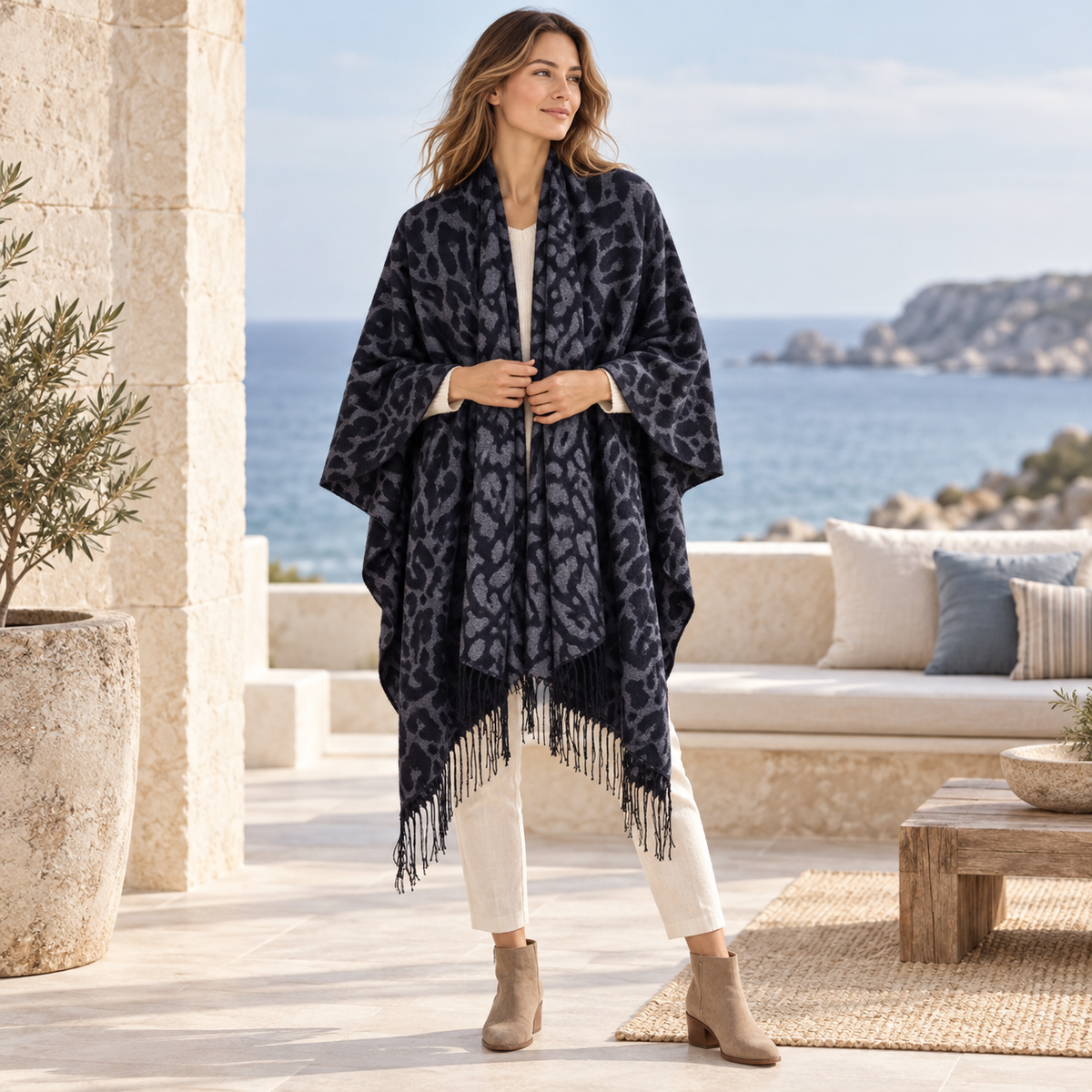 Cape Poncho Leopard Femme – Gris Foncé / Adulte, visuel principal lifestyle