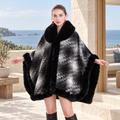 Manteau Poncho Fourrure – Noir / Adulte, visuel principal lifestyle