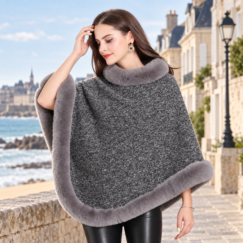 Poncho Bordé de Fourrure – Gris / Adulte, visuel principal lifestyle