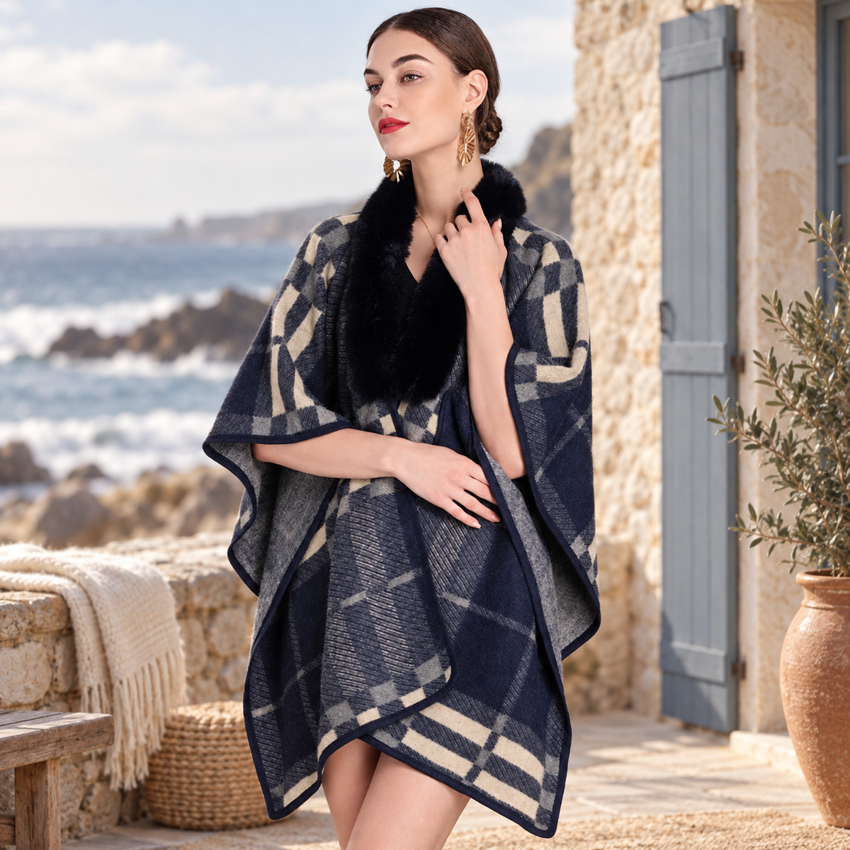 Poncho Col Fourrure à Carreaux – Bleu Marine / Adulte, visuel principal lifestyle