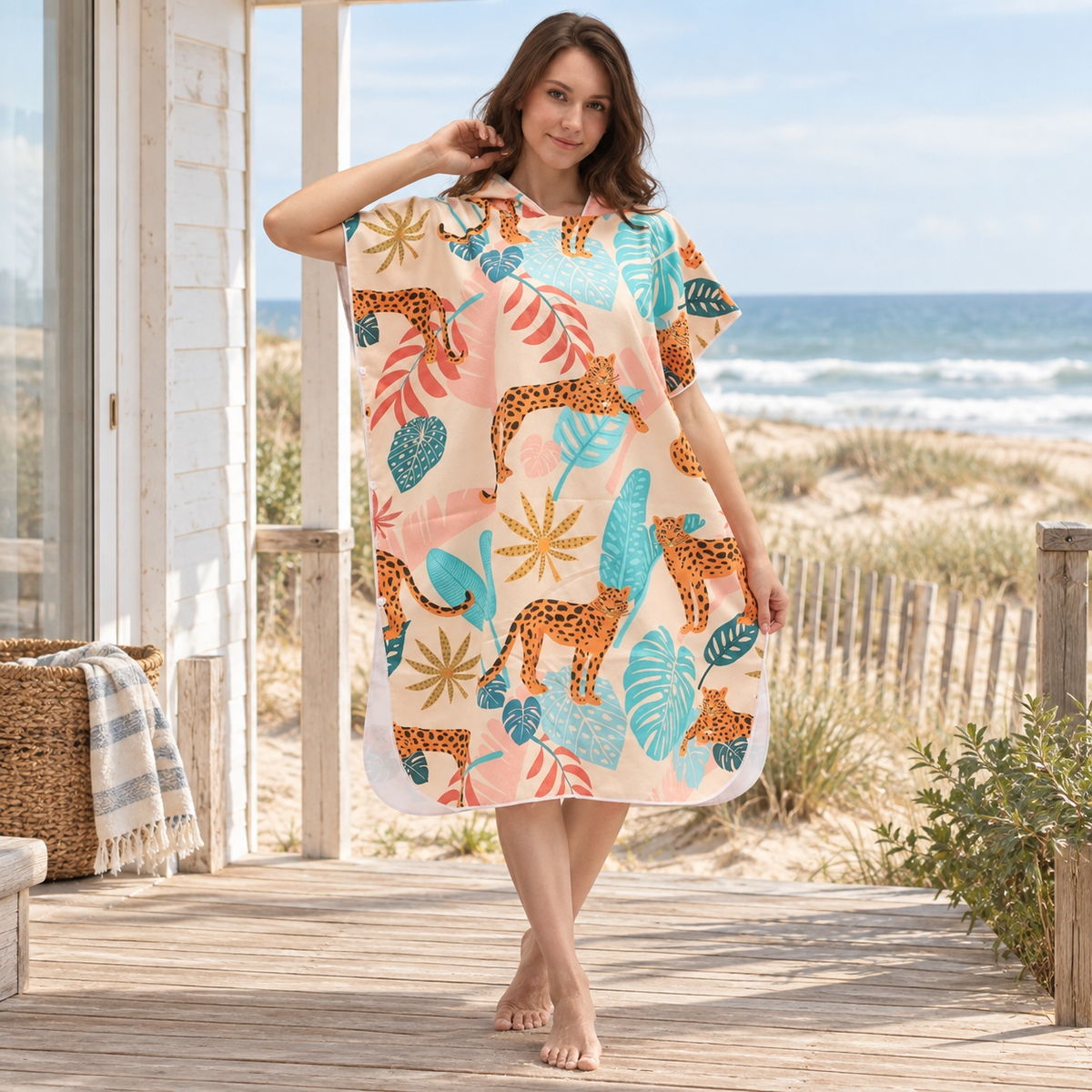 Poncho De Bain Léopard – Beige / Adulte, visuel principal lifestyle