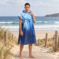 Poncho De Bain Raie Manta Bleu – Bleu / Adulte, visuel principal lifestyle