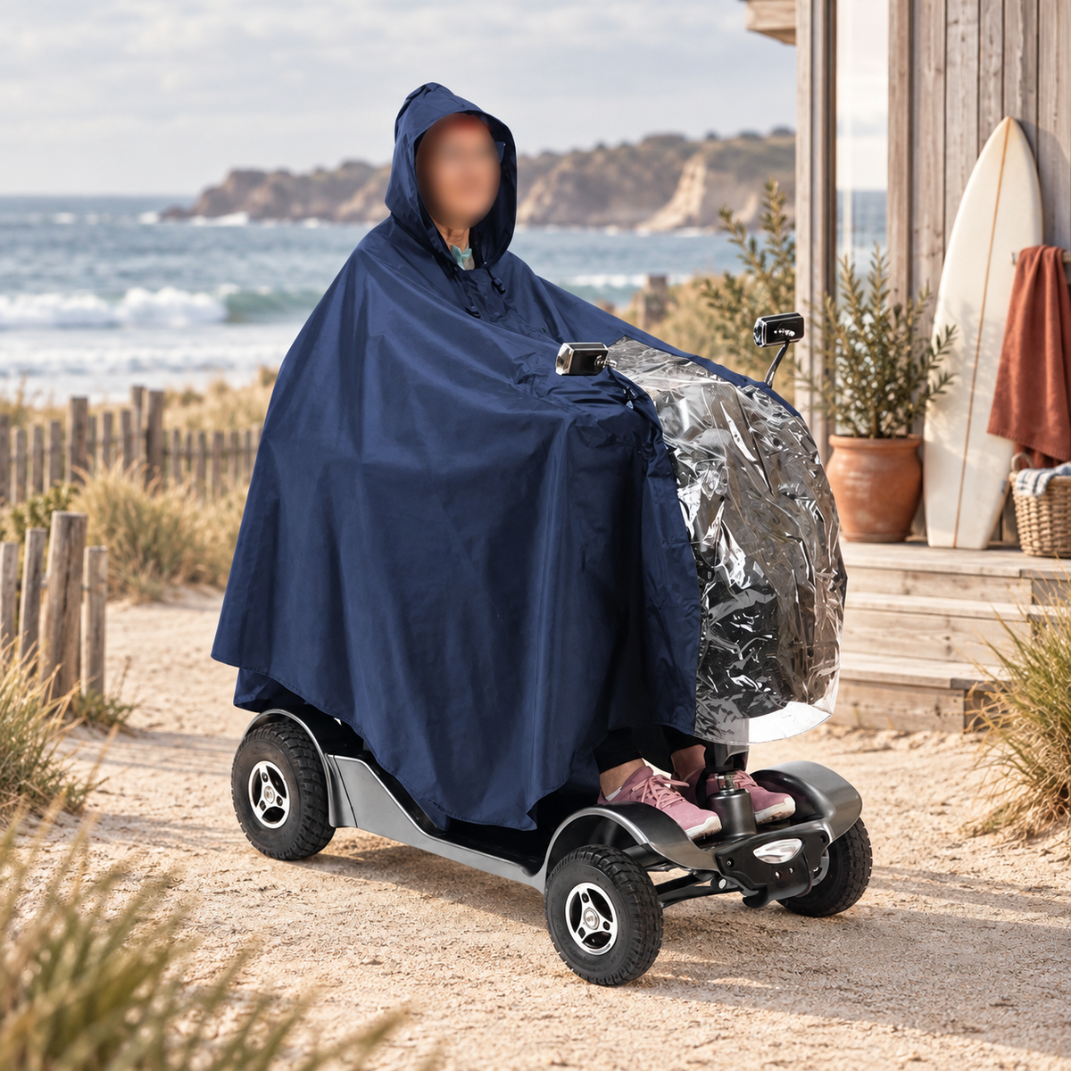 Poncho De Pluie Scooter – Bleu Marine / Unique, visuel principal lifestyle