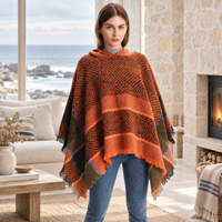 Poncho Femme Orange – Orange / Adulte, visuel principal lifestyle
