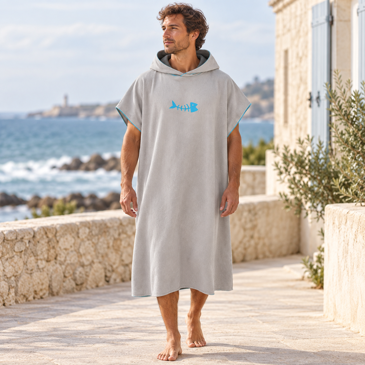 Poncho Microfibre Gris – Gris / Adulte, visuel principal lifestyle