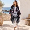 Poncho Noir Motifs Mexicains – Noir / Adulte, visuel principal lifestyle