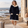 Poncho Plaid Bleu Marine – Bleu Marine / Adulte, visuel principal lifestyle