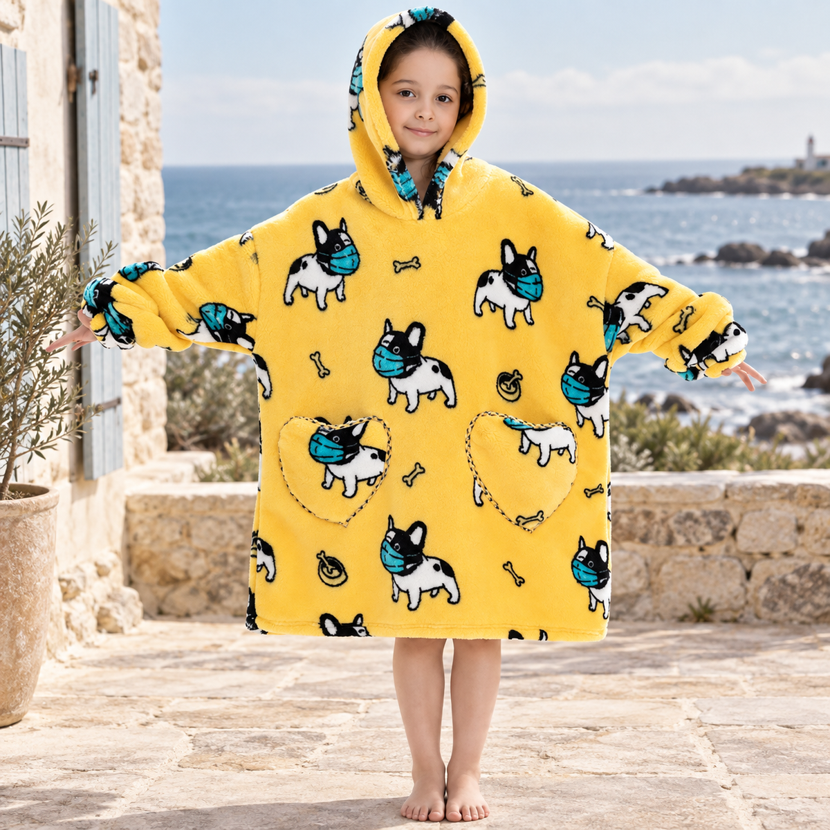 Poncho Plaid Bouledogue – Jaune / Enfant, visuel principal lifestyle