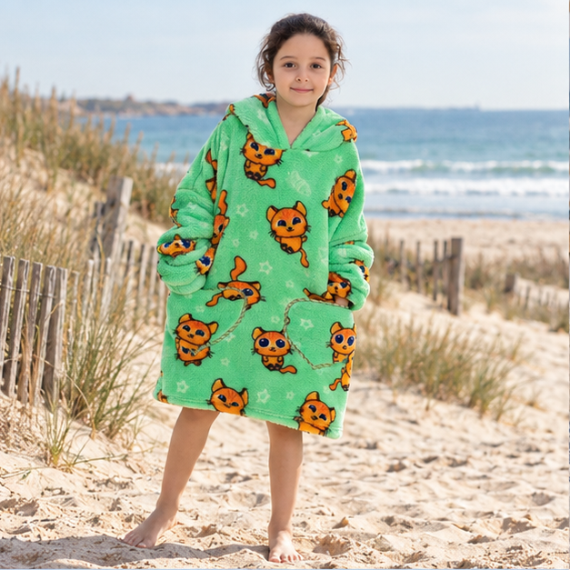Poncho Plaid Chat Roux, en situation sur la côte Atlantique