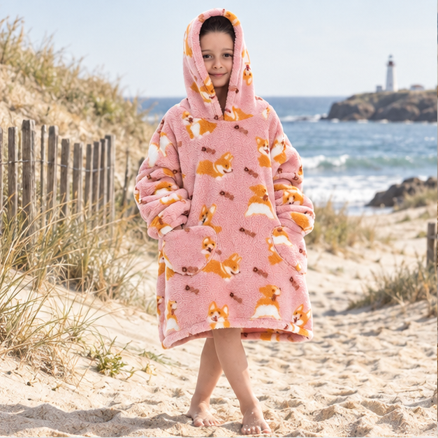 Poncho Plaid Corgi, en situation sur la côte Atlantique