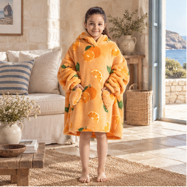 Poncho Plaid Orange – Orange / Enfant, en situation sur la côte Atlantique