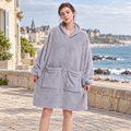 Poncho Plaid Polaire Femme – Gris / Adulte, visuel principal lifestyle