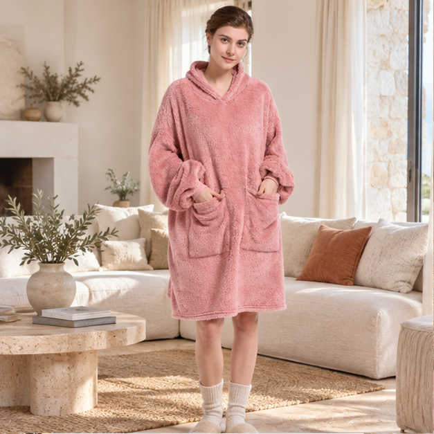 Poncho Plaid Polaire Femme – Rose / Adulte, en situation sur la côte Atlantique