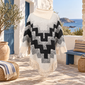 Pull Poncho à Franges – Blanc / Adulte, visuel principal lifestyle