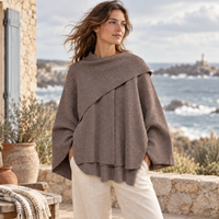 Pull Poncho avec Manches – Marron / S, Marron / M, Marron / L, visuel principal lifestyle